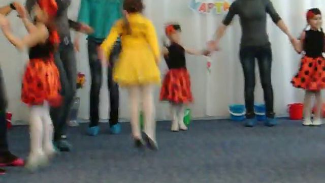 Утренник Валерия в детском саду. 6 марта 2014 смотреть онлайн