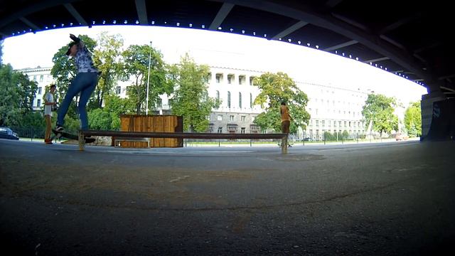 Скейтбординг под мостом Ушаковской развязки (На Чёрной речке) смотреть онлайн