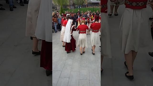 Танец "Тамзара" Ансамбль "Арпи" смотреть онлайн