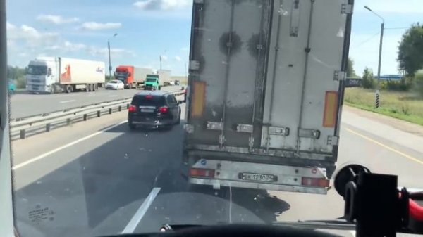 Коллега слетел в кювет, три дня ни кто не вытаскивает (