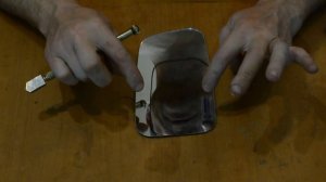 Как заменить разбитое зеркало заднего вида мотоцикла.  Вырезаем сами зеркало для мотоцикла.