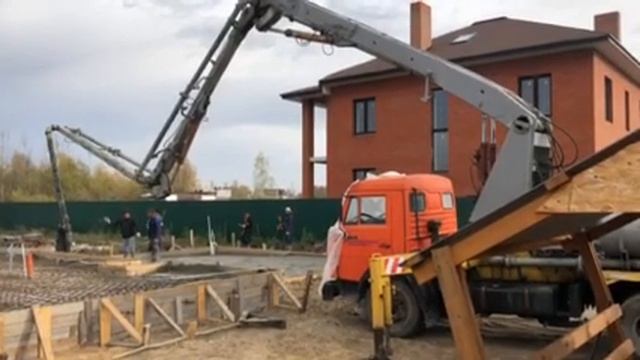 заливка фундамента с помощью насоса смотреть онлайн