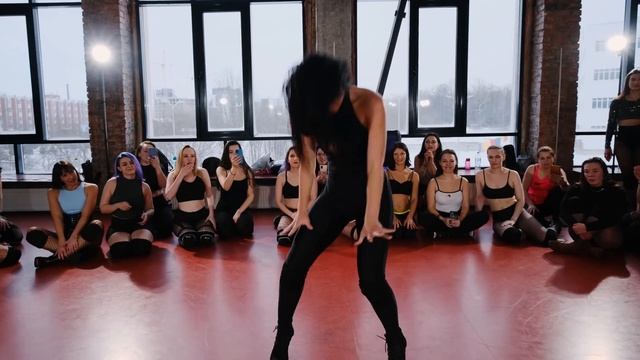 Choreography "Loading" by Olya Boyko смотреть онлайн