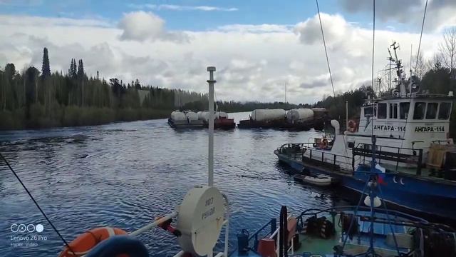 Опасный момент на реке смотреть онлайн