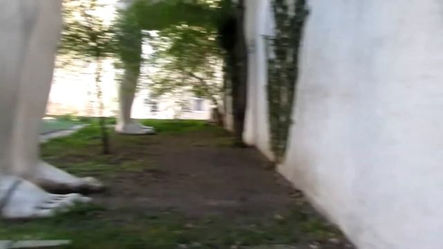 От удивления до отвращения! Скульптура «Подхалимство». смотреть онлайн