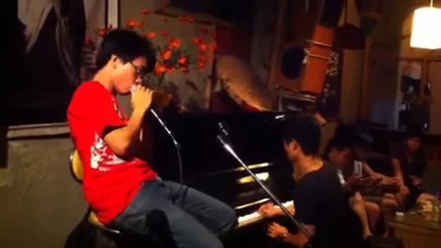 "Moon River" - Quang Minh (Harmonica) - Clb Về - Friday, June 17, 2011 смотреть онлайн
