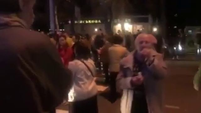 Перекрытие дороги на Академической (ч.1) смотреть онлайн