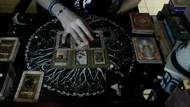 Τι έχει στο μυαλό του, σκέφτεται να επικοινωνήσει μαζί σας #ταρώ #deste #oraclecards #PickaCard смотреть онлайн