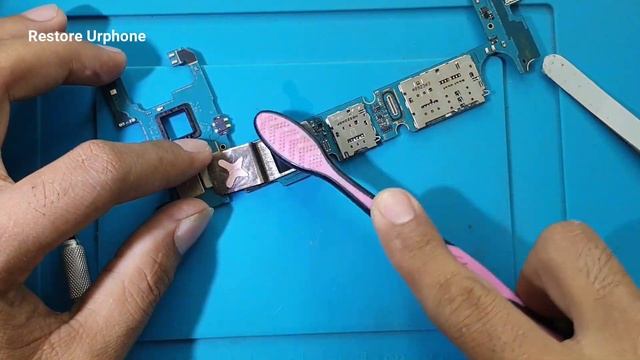 Restoration Very old phone - Restore Samsung J4 Plus water Damage смотреть онлайн