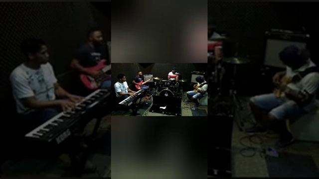 Contra baixo Cort dlx 5 cordas смотреть онлайн