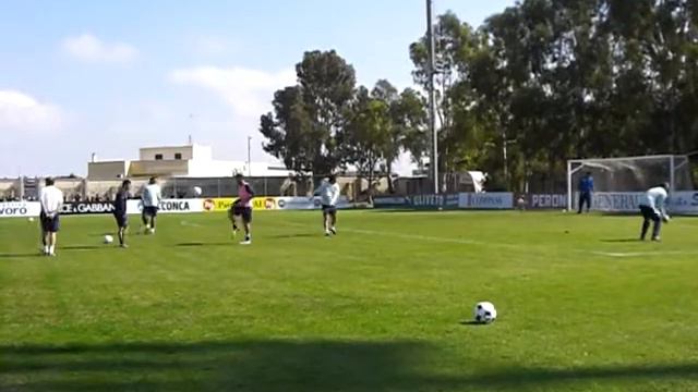 La Nazionale a Galatina. Allenamento con Ciro Ferrara смотреть онлайн