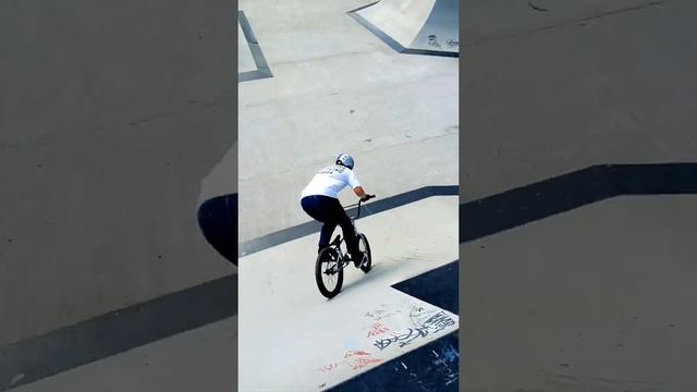 28,7 секунд катаюсь в парке без трюков смотреть онлайн