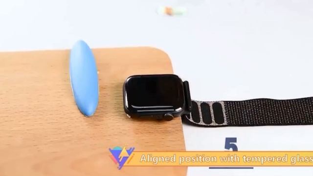 Установка защитного стекла для Apple Watch UV Glass с УФ-клеем и лампой. смотреть онлайн