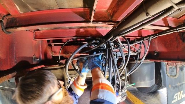 HALDEX TRAILER ECU DIAGNOSTIC AND REPLACEMENT WITH JALTEST pt.1 смотреть онлайн