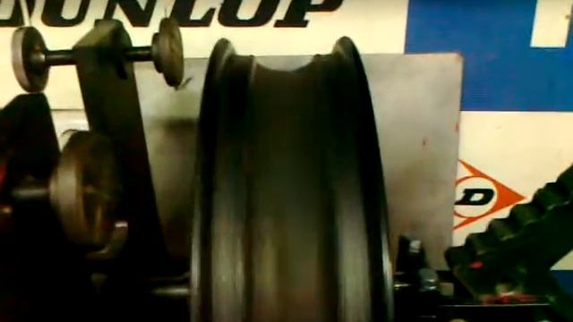 Правка колеса мотоцикла в Мотоателье смотреть онлайн