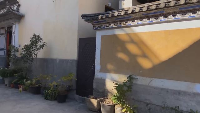 Город Дали. Прогулка по сказке для туристов смотреть онлайн