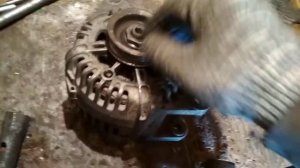 Hyundai Sonata 2.0 Снятие генератора и замена подшипника.