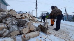 КОЛКА ДРОВ С МАЛЕНЬКИМ ДРОВОСЕКАМ!!!