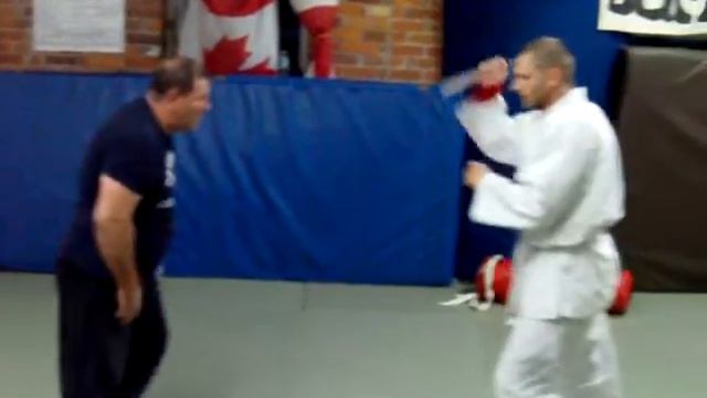 Игра с ножом www.ju-jutsu.ca смотреть онлайн