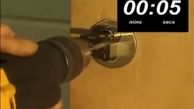 Сверление замка Mul-T-Lock смотреть онлайн