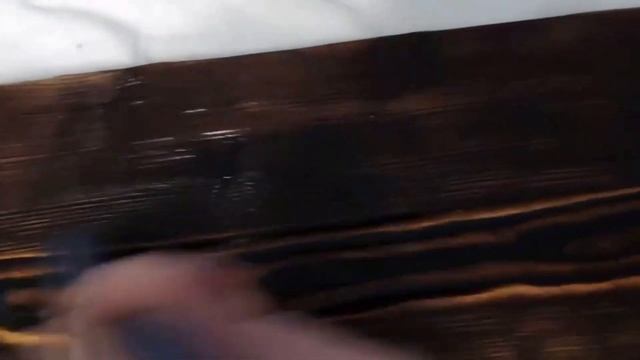 Простое браширование с обжигом полок для стеллажа своими руками. Покрытие бесцветным маслом. смотреть онлайн