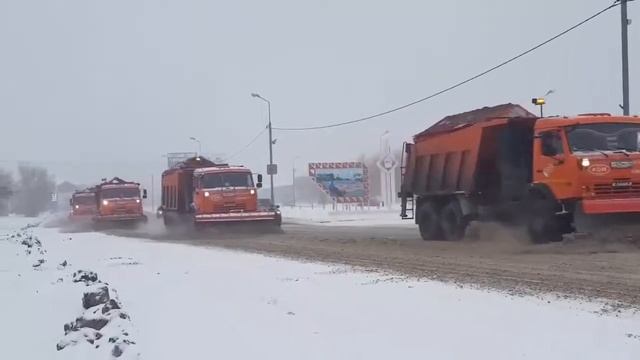 Уборка снега (https://vk.com/video-73916798_456244302) смотреть онлайн