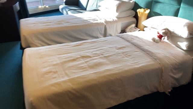 MSC Fantasia каюта Premium Suite Aurea with Sealed Window смотреть онлайн