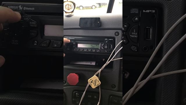 How to pair your Bluetooth radio 2014 freightliner cascadia смотреть онлайн