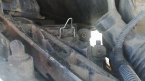 OPEL CORSA D 2008 1.4 меняем лампу ближнего Света правая фара ????️