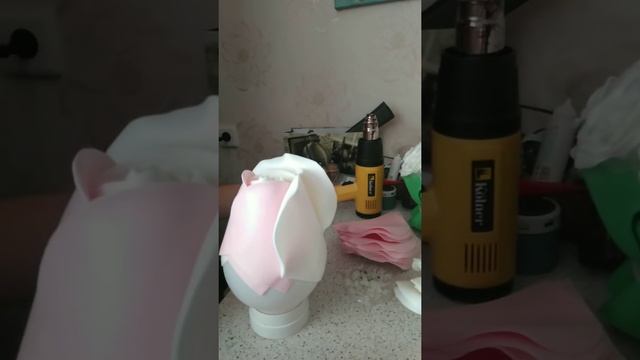 Бесплатный МК двухцветная роза из изолона. смотреть онлайн