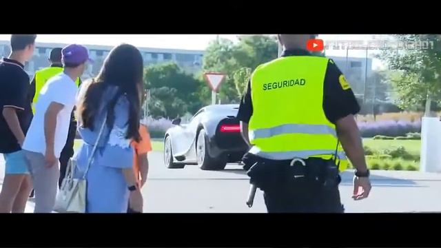 Impresionante Bugatti Chiron luce Benzema en el entrenamiento Real Madrid Preseason 480 X 854 смотреть онлайн