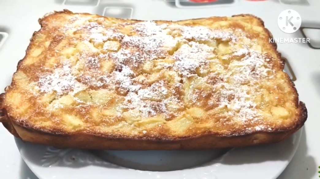 Минимум продуктов и вкусная Шарлотка с яблоками на столе смотреть онлайн