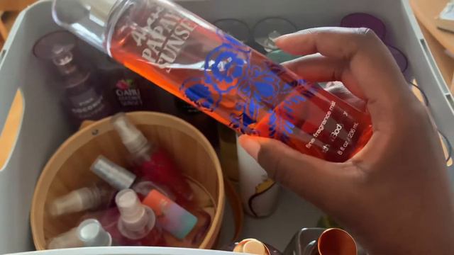 Rummage with me! Digging out my BATH and BODY WORKS Mists!! смотреть онлайн