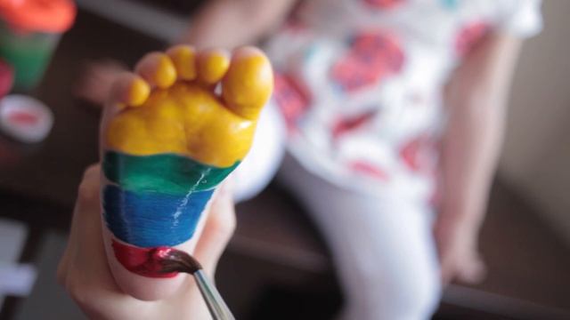 Ножки бабочки: как сделать отпечаток детской ступни на память смотреть онлайн