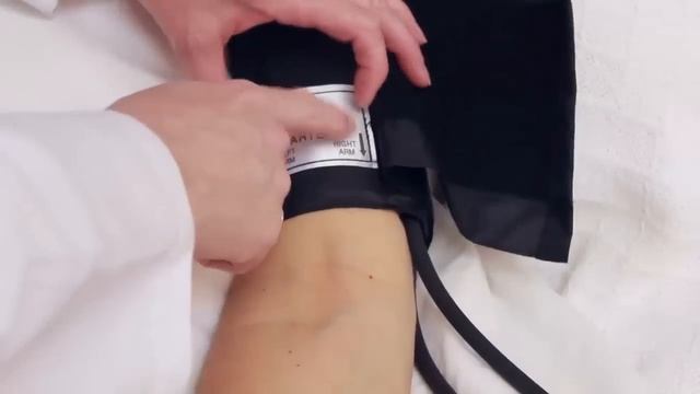 How to Apply a Blood Pressure Cuff смотреть онлайн
