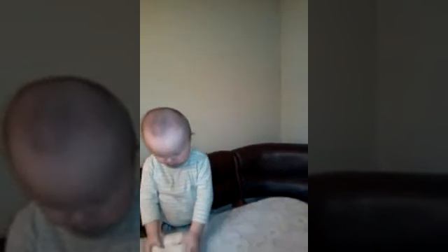 Вот это даааааааааа Малыш катает тесто!!!!!!!!!! смотреть онлайн