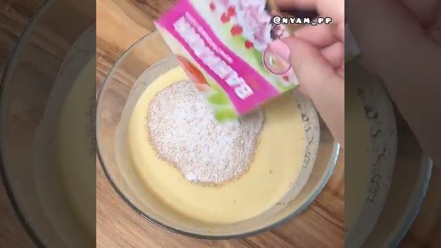 Блинчики на ряженке.?КБЖУ - 117.6 ккал (5.3/3.8/15.2)#ряженка #яйца