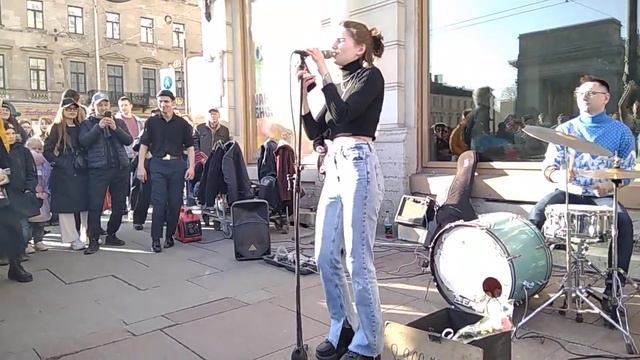 УЛИЧНЫЕ МУЗЫКАНТЫ СПб,8.04.23.гр.ШУМНЫЕ СОСЕДИ(11) смотреть онлайн
