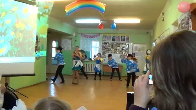 115 лет Вепревской школе - танец ромашки смотреть онлайн