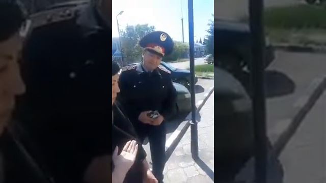 МАЙОР ПОЗОРИТ ЧЕСТЬ ОФИЦЕРА смотреть онлайн