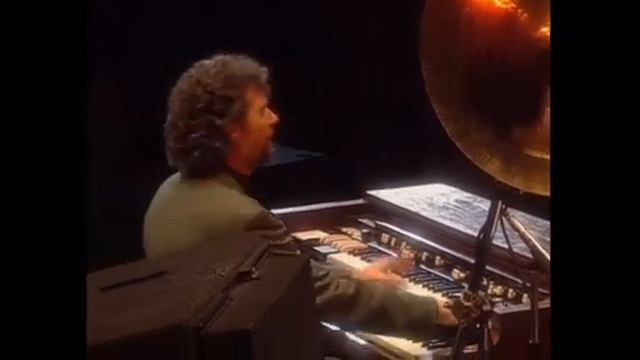 Black Cat Bone (The Definitive 24 Nights) – Eric Clapton смотреть онлайн