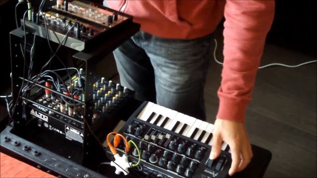 Live with Korg Volca Keys, Beats and Arturia Microbrute Acid смотреть онлайн