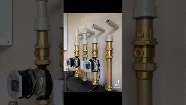 Монтаж колектора і насосних груп Olé-Pro з підключкою до котла. #котельная #тепло #сантехника смотреть онлайн