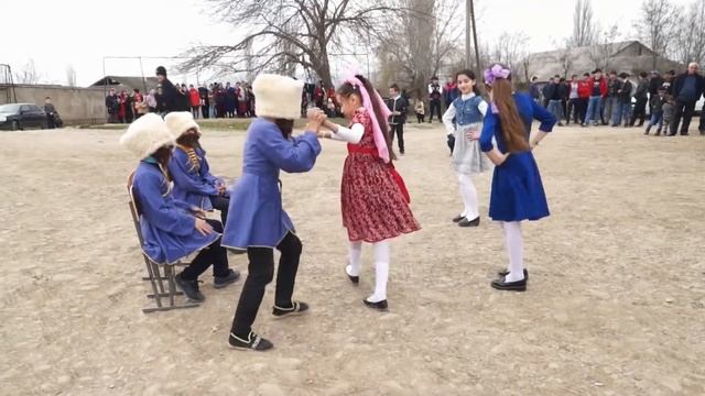 Супер шуточный танец Джигитов смотреть онлайн
