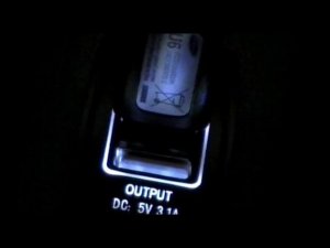 Lada Vesta 1G.  Дополнительная розетка USB на тоннель.