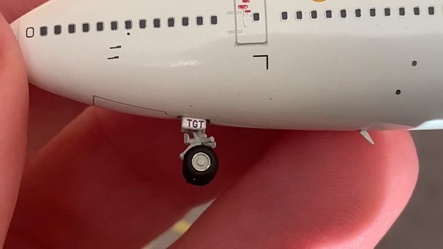 THAI QUEEN! Thai Airways International • Boeing 747-400 • JC Wings 1:400 • Model Review! смотреть онлайн