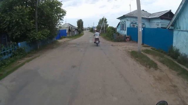 Иж Планета и Racer 110|АККУМУЛЯТОРОМ ПО СПИНЕ!!Сумасшедшие Покатухи! смотреть онлайн