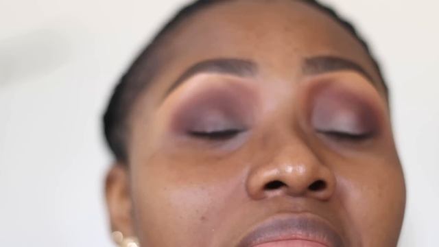 HOW TO APPLY EYESHADOW FOR BEGINNERS | DETAILED & CLOSE UP | BEGINNER FRIENDLY смотреть онлайн