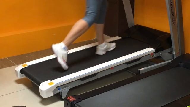 Электрическая беговая дорожка Sportop T840i смотреть онлайн