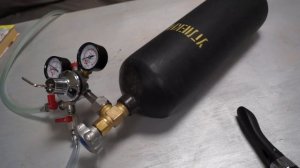 КАРБОНИЗАЦИЯ ДОМАШНЕГО ПИВА УГЛЕКИСЛОТОЙ. Розлив в кегу и по бутылкам.